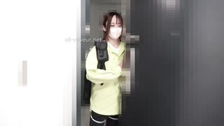 女性配達員③唐突にオッパイ揉みしだき。2人掛かりでお触り jav jvip