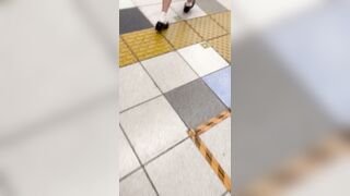 JK盗撮日記154　初めての車両で撮影！！緑のインナーカラーの激カワJKを電車内とトイレ内で盗撮【※完全主観23分超撮影】 jav jvip ipcam