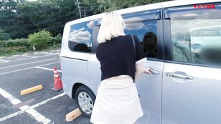 『ボートでデート』のニセTV番組企画で真っ白肌金髪素人モデルさんのパンチラ撮影 voyeur jp