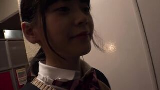中出し2発❤️優等生スレンダー制服女子18歳 部活帰りにおじさん彼氏とゴム無しセックス 気持ち良すぎて膣出し懇願 jav jvip