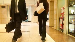 美＊パンティーライン通信＊ピンクパンツの女子大生Pライン巨尻追跡編, ギャル尻パラダイス★薄手のホワイトデニムを穿いた金髪ド派手ギャル様 voyeur jp 1 (4)