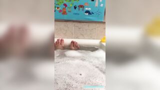●村●奈 中学の頃の友達にエロ目線で撮影された入浴秘映像 voyeur jp
