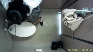JKちゃん達のtoilet⑱　性服ちゃんも登場！スタイル良し！お㋘㋘も良し！(^o^) voyeur jp 05
