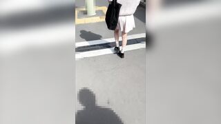 [神様に感謝]絶世の黒髪色白美●女が電車内で絶頂悶絶。色々良すぎて情報過多。 jvip