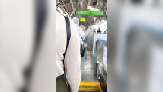 [山〇線]手マンで揺れる体。ガッチガチに硬直しながら受け入れるしかないタイトミニJD。 voyeur jp