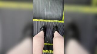 めくり-グッドマンの逆さ撮り日記9-階段 voyeur jp 07-130526