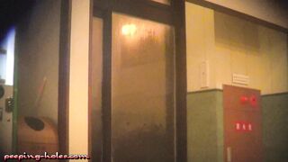 ガチ撮りハイビジョン盗撮!!～SPA!!らしい世界～vol.22 voyeur jp 140526