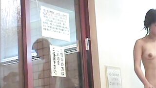 逮捕！廃盤！マスターテープ女風呂！Vol.1-3 voyeur jp 150526 03