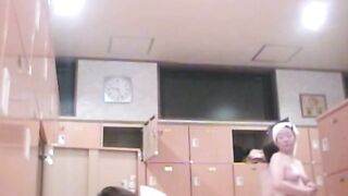 脱衣所潜入盗撮! 百花繚乱vol.1-3 voyeur jp 160526