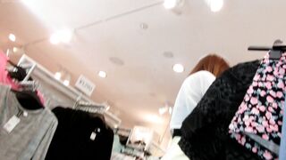 pがずれ込みワ-メが丸見え-おしゃれ女子2人の買い物中の無防備wパンチラたっぷり盗撮 voyeur jp 01-160526