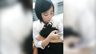 【スカートチラ撮り】目線最高！スマホをそのままつっこんで本人に撮りバレするｗｗ 登下校女子vol.159 voyeur jp 160526