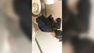 某デパートで撮ったトイレ動画後半 voyeur jp 160526 02