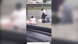 海辺で恥ずかしながら水着着替え, 河原で堂々☆着替えるJ●たち②, お着替えSC2 voyeur jp 160526 03