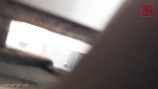この美しい脚をご覧ください 美女入室【洗面所突入レポート 114】 voyeur jp 160526
