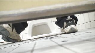 体育館トイレ潜入撮り 後ろアングル voyeur jp 170526
