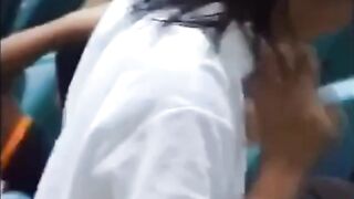 水泳大会観覧席で着替え始めちゃった〇〇ちゃん voyeur jp 170526