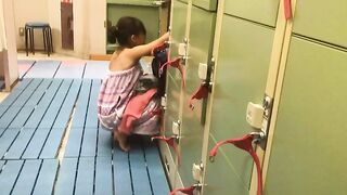 [完全無警戒]水泳部更衣室を盗撮 voyeur jp 170526 05