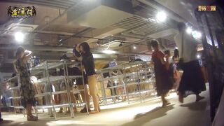 【絶景】【限定 幻プール編 Vol.002】桃尻大接写とカメラ目線で… voyeur jp 170526