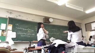 【レア】これはスゴい♥ JKがJKを隠し撮り♥リアルすぎる本物♥着替え盗撮 盛合せ♥ 02 voyeur jp 170526