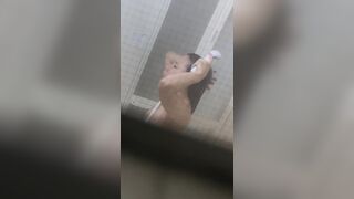 パパ友からも可愛いと有名な奥さん、キッチンで片足上げてビラビラ見られる voyeur jp 170526