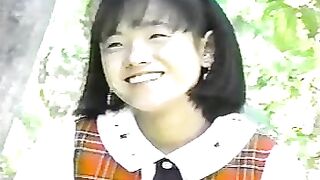 【成人女性のイメージビデオ】幼く見えすぎな妖精少女02 voyeur jp 170526