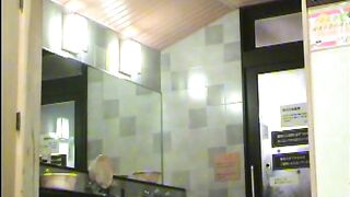 銭湯 裸で歩き回るお姉さん達 voyeur jp 180526 23