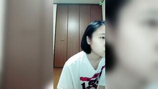 信じられない美少女がまさかのノーブラ乳首ポロリ＆純白パンチラ！！ voyeur jp 180526