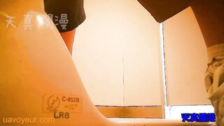 【初出品】某コンビニ★これはスゴい!! 店長が仕掛けた生々しい♥女子トイレ盗撮♥ 05 voyeur jp 180526