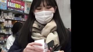 7-薬局とミニスカは何故か合う-制服jkの逆さ撮り風景 voyeur jp 01-190526