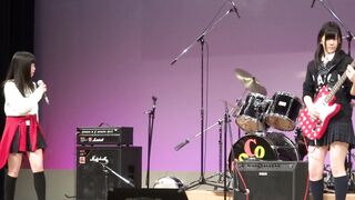 現役Ｊ●が生パン見せてパンチラライブ！！！ voyeur jp