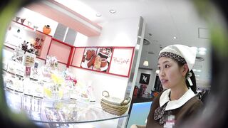 店員撮り４９-ドーナツ戦線-沢山の客の中でパンティ撮られるドーナツ売り子さん voyeur jp 01-200526