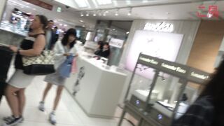 顔出し私服jd-no-016-買い物中のjdに忍び寄るｶﾒﾗ voyeur jp 01-210526