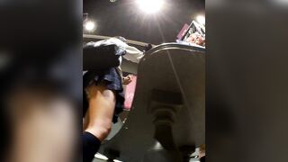 アクセ選びに夢中の激ミニ女子高生 voyeur jp 01-230526