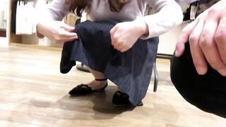しゃがんだ店員さん-07 voyeur jp 01-240526