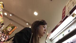 元気ハツラツなｏｌさんは鮮やかなグリーンに水玉ｐ-ol11-4k voyeur jp 01-240526