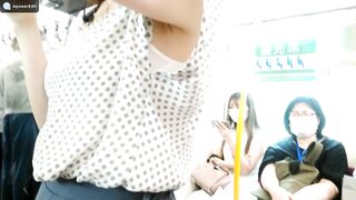 携帯に夢中なｏｌのワキ voyeur jp 01-250526