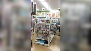 ２人のお姉さんの逆さパンチラ動画-静止画-０８２ voyeur jp 01-250526