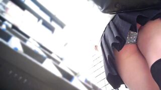 ニーハイ美脚なアニメ少女たち voyeur jp