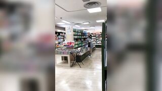 ４人のお姉さんの逆さパンチラ動画 ２２５ voyeur jp