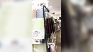 お姉さんの逆さパンチラ動画 静止画 １８１ voyeur jp 02