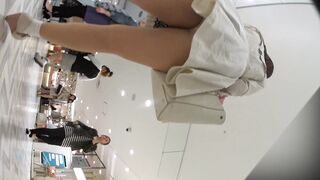 新フルhd高画質パンチラ逆さ撮り003 多人数オムニバスすぺしゃる voyeur jp