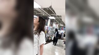 ２人のお姉さんの逆さパンチラ動画 静止画 １６４ voyeur jp 02