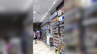 ２人のお姉さんの逆さパンチラ動画 静止画 １６４ voyeur jp 04