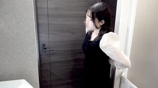 【脱衣所着替え】神巨乳神巨尻の二刀流美女の脱衣所着替え voyeur jp